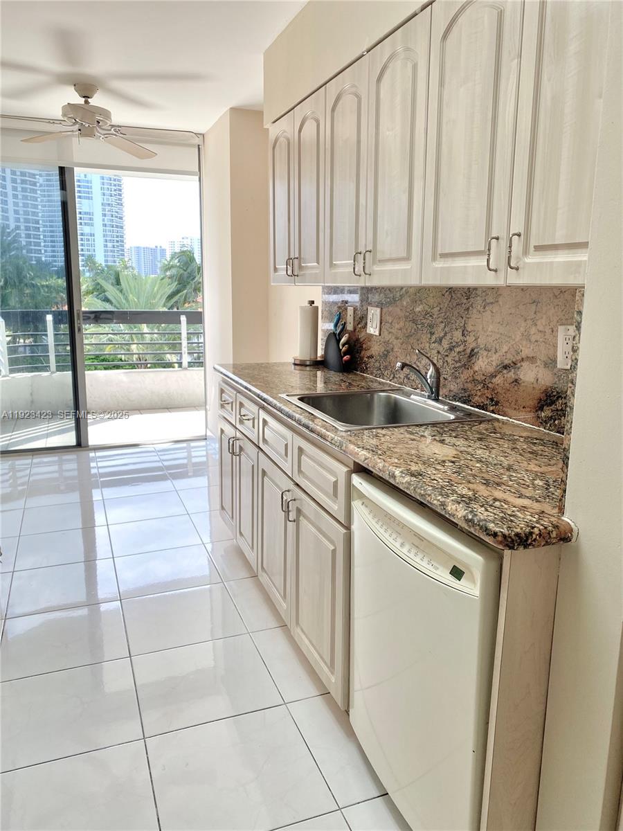 19195 NE 36th Ct #402, Aventura FL 33180