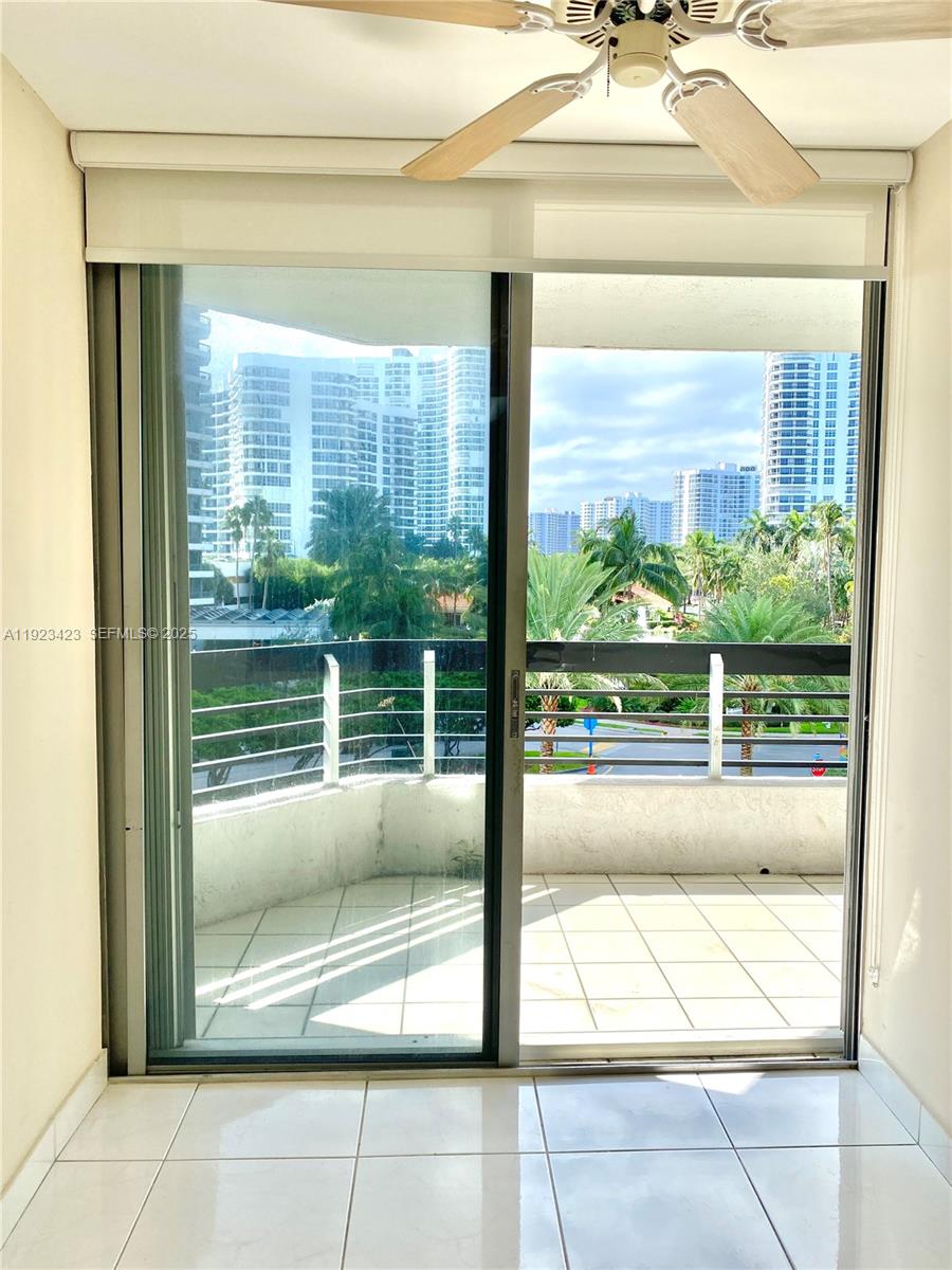 19195 NE 36th Ct #402, Aventura FL 33180