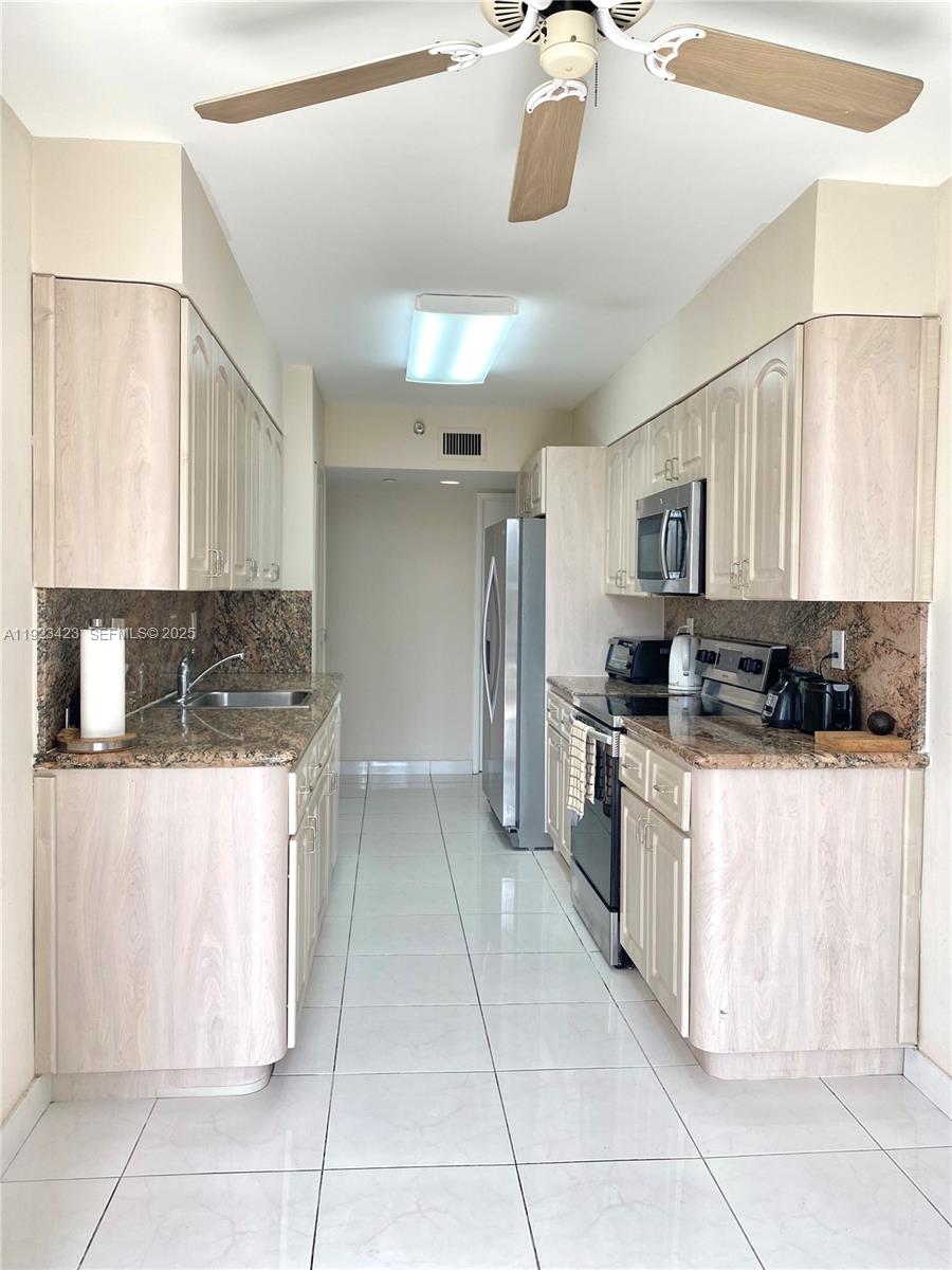 19195 NE 36th Ct #402, Aventura FL 33180