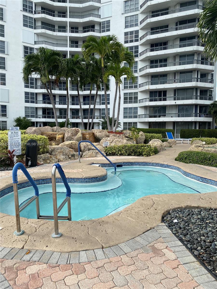 19195 NE 36th Ct #402, Aventura FL 33180