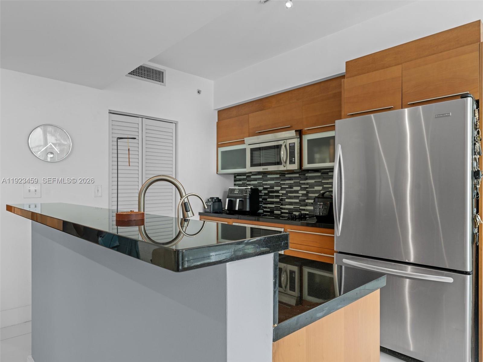 253 NE 2nd St #1002, Miami FL 33132