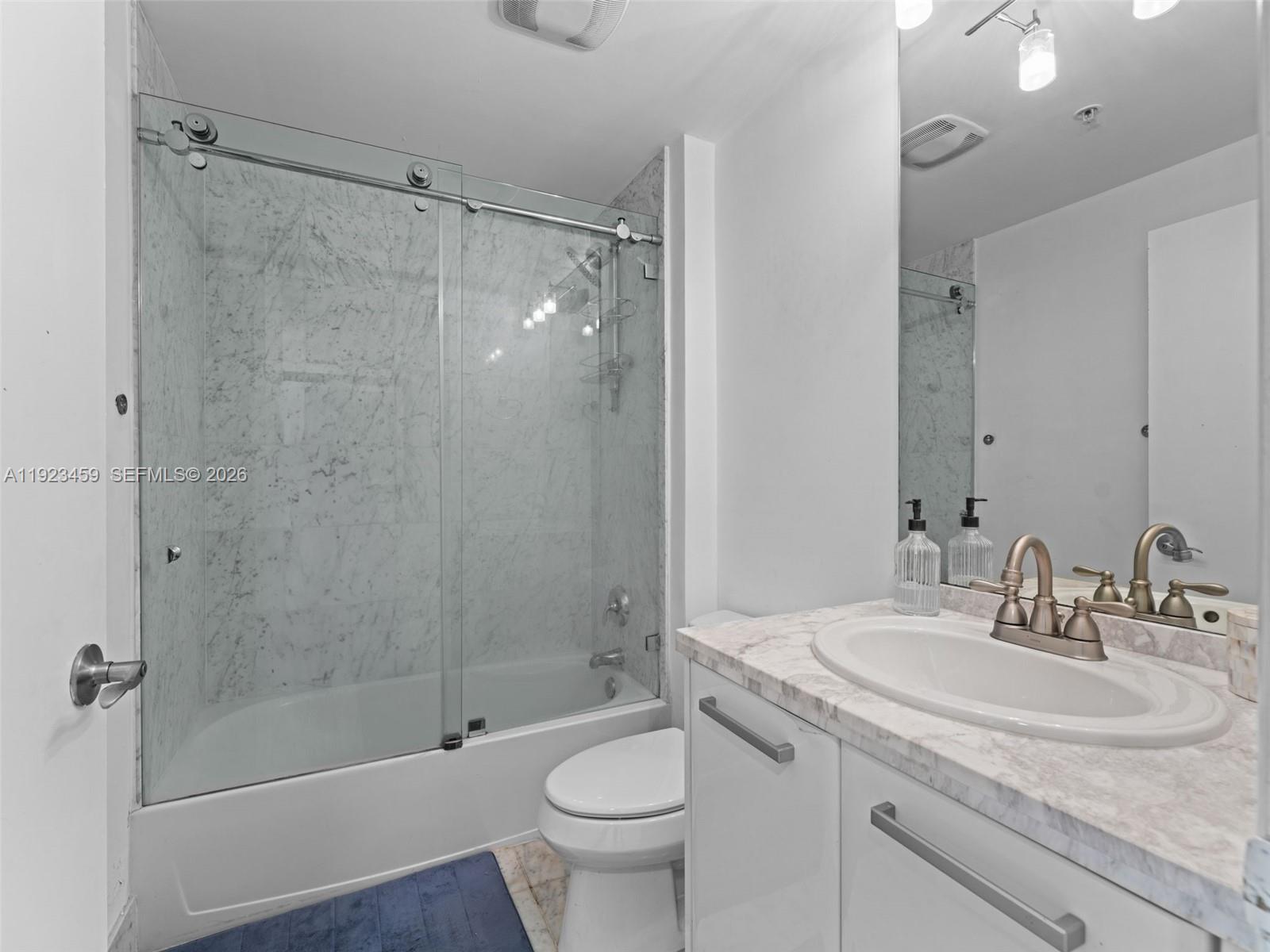 253 NE 2nd St #1002, Miami FL 33132