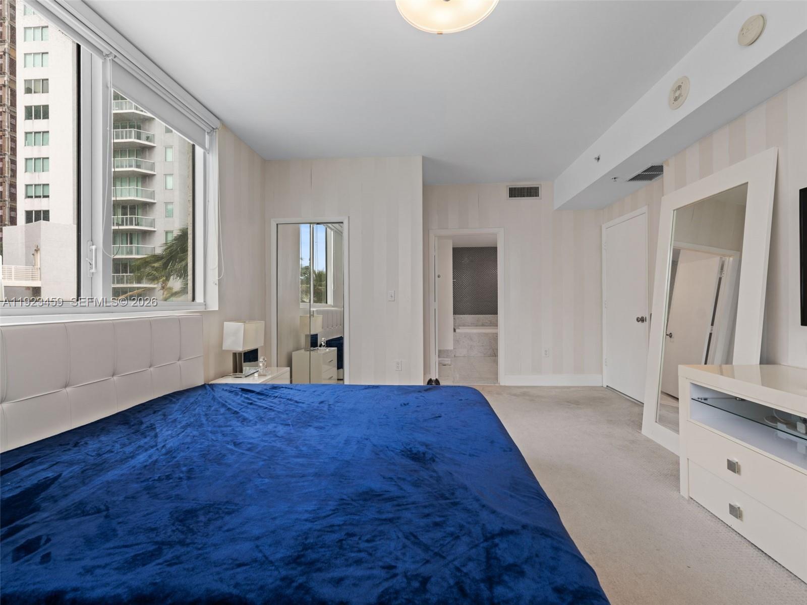 253 NE 2nd St #1002, Miami FL 33132