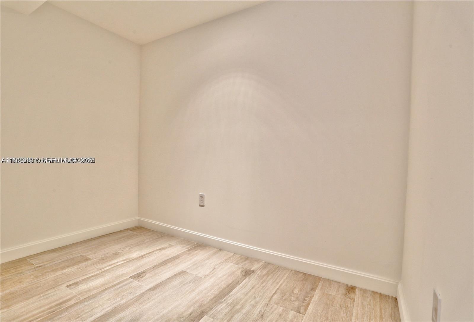 55 SW 9th St #1910, Miami FL 33130