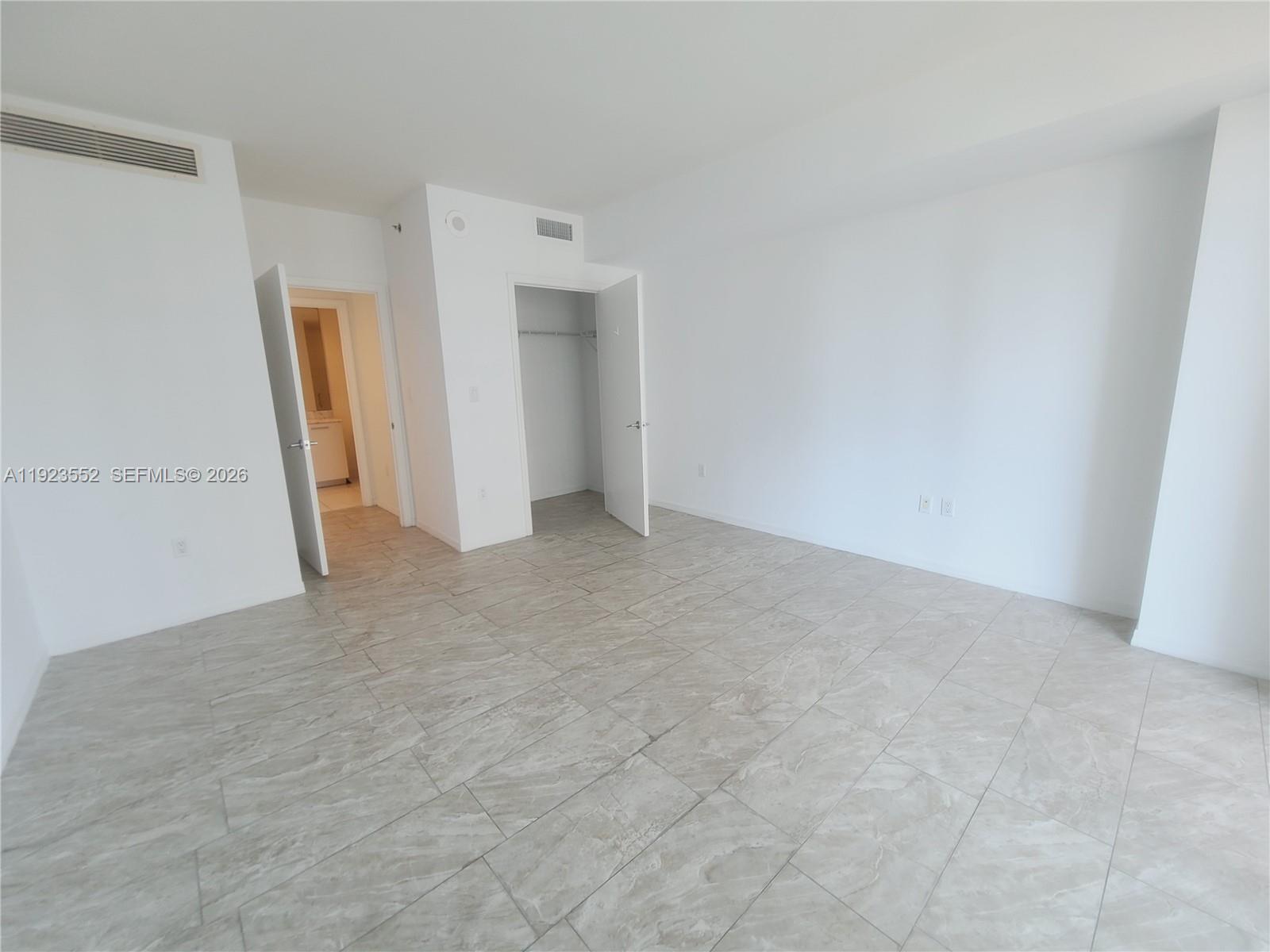 500 BRICKELL AVE #2608, Miami FL 33131
