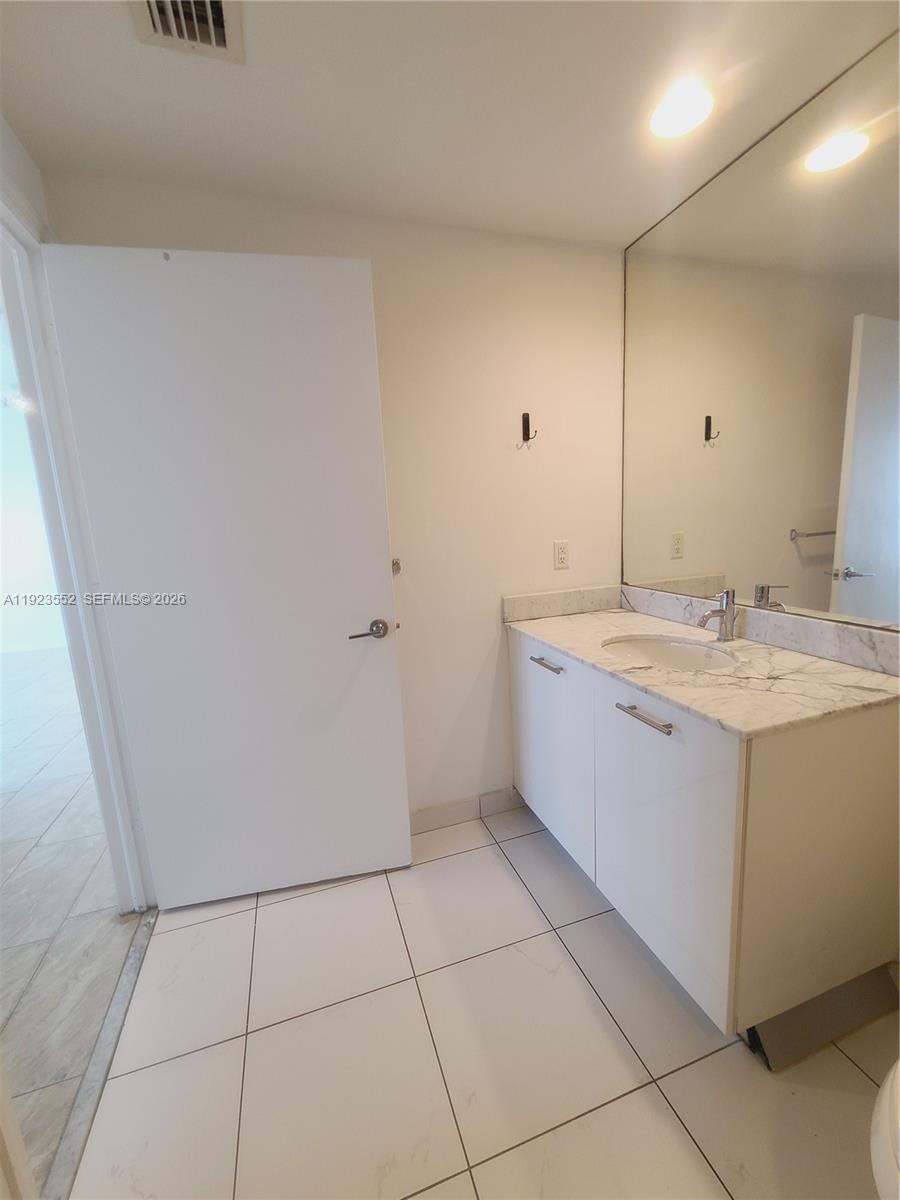 500 BRICKELL AVE #2608, Miami FL 33131