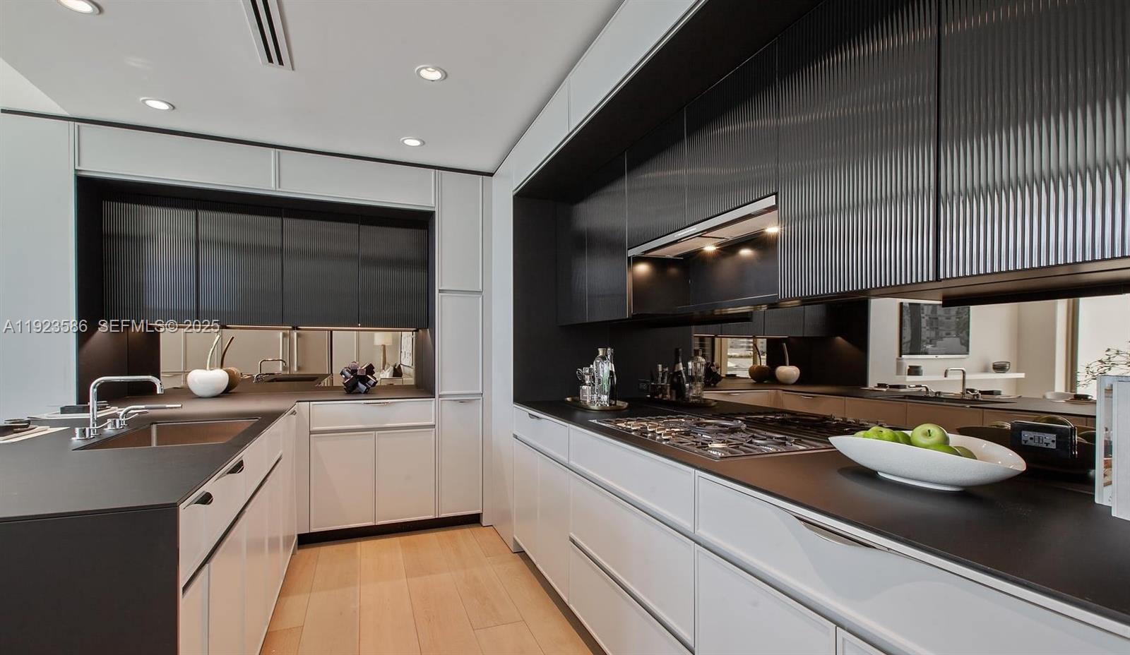 300 Collins Ave #PH2, Miami Beach FL 33139