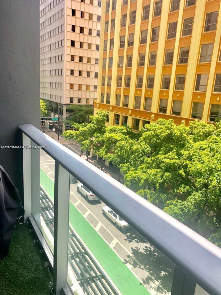151 SE 1st St #409, Miami FL 33131