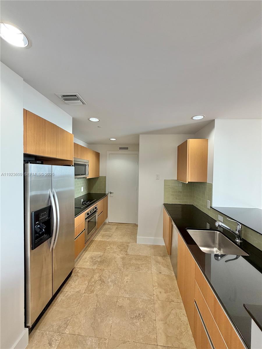 1060 Brickell Ave #4103, Miami FL 33131