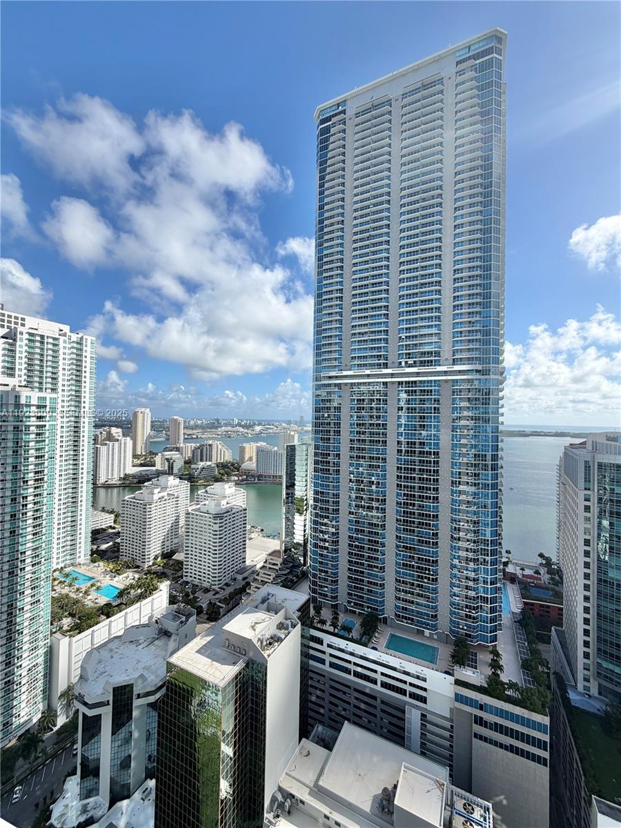 1060 Brickell Ave #4103, Miami FL 33131