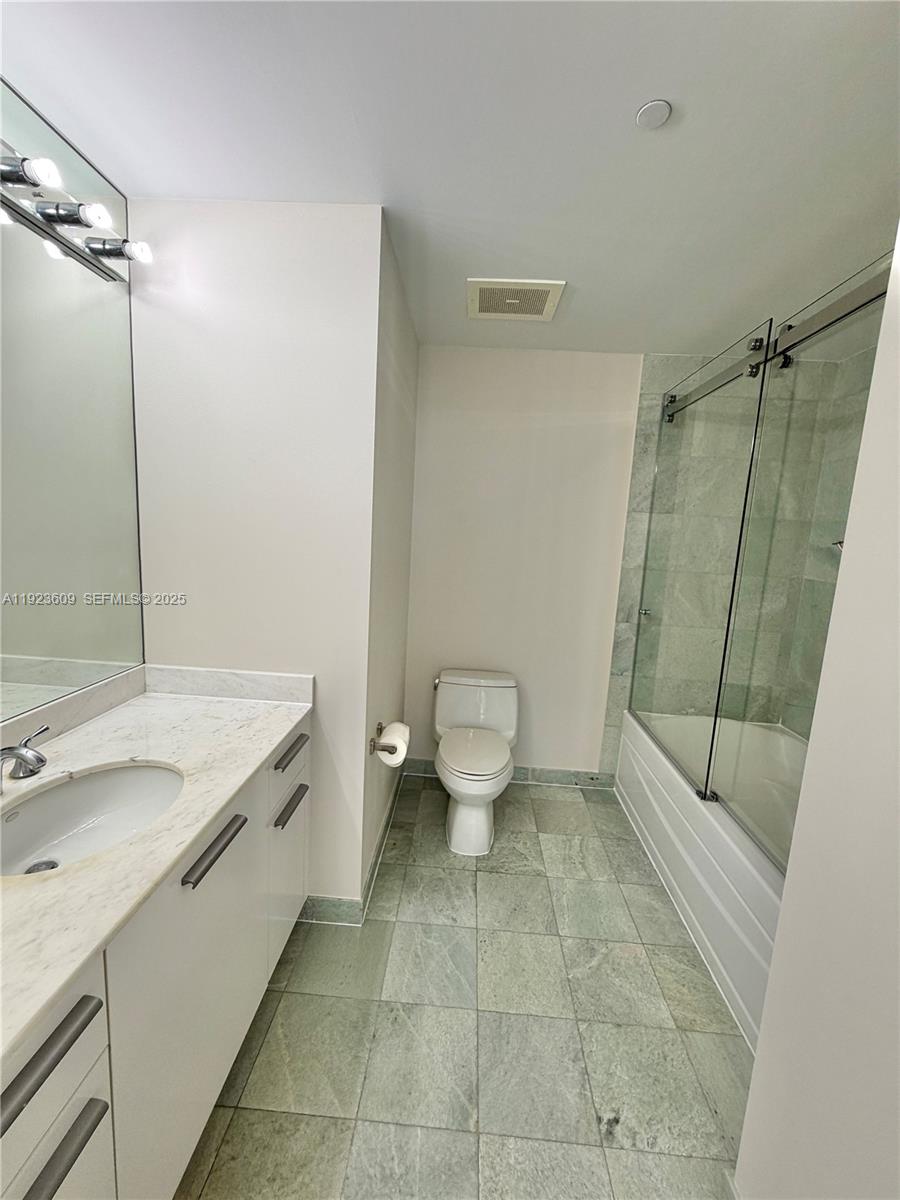 1060 Brickell Ave #4103, Miami FL 33131
