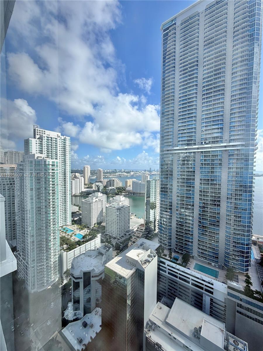 1060 Brickell Ave #4103, Miami FL 33131