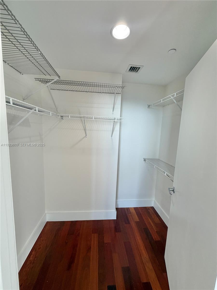 1060 Brickell Ave #4103, Miami FL 33131