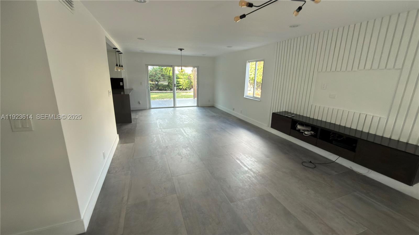 18701 Shauna Manor Dr, Boca Raton FL 33496
