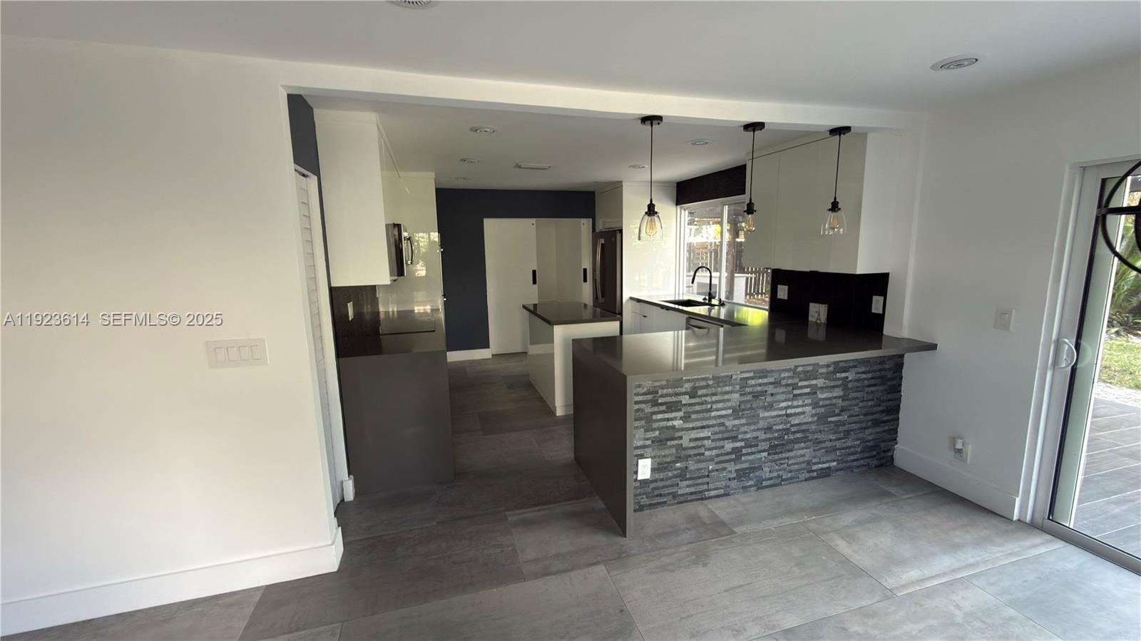 18701 Shauna Manor Dr, Boca Raton FL 33496