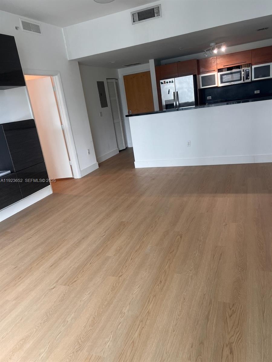 253 NE 2nd St #2701, Miami FL 33132