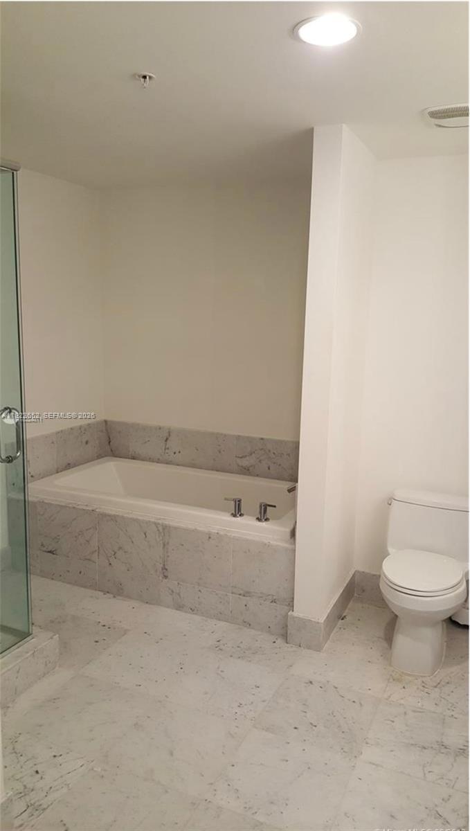253 NE 2nd St #2701, Miami FL 33132
