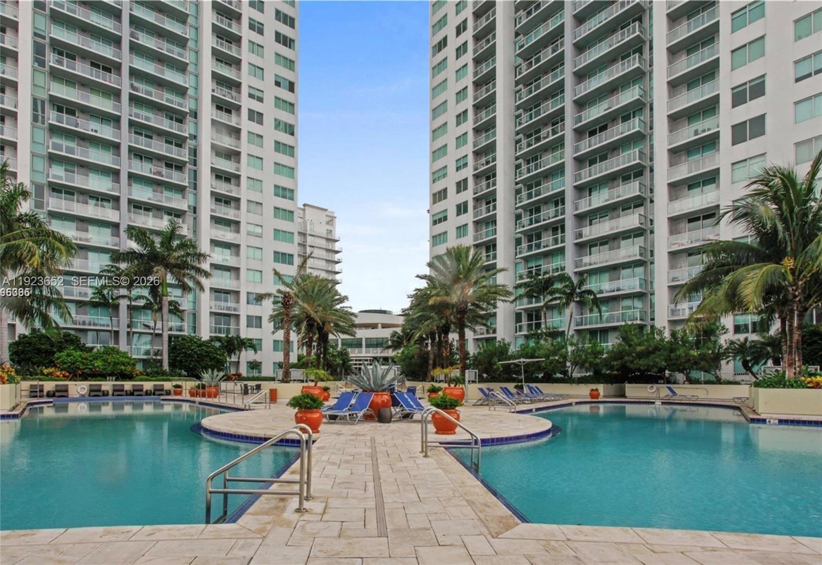 253 NE 2nd St #2701, Miami FL 33132