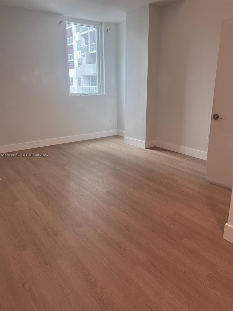 253 NE 2nd St #2701, Miami FL 33132