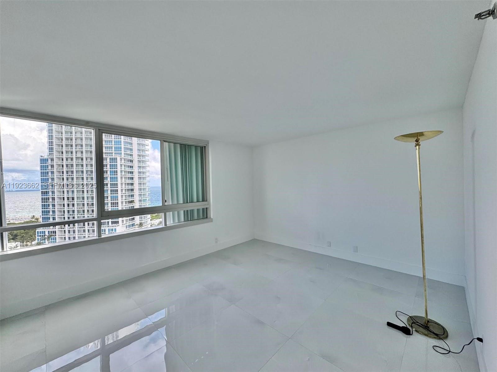 400 S Pointe Dr #1610, Miami Beach FL 33139