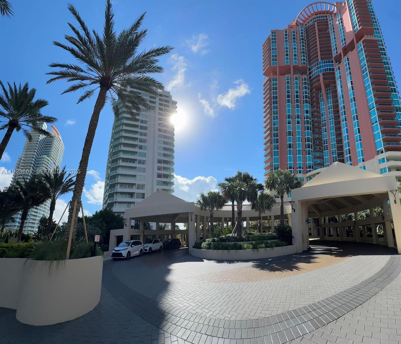 400 S Pointe Dr #1610, Miami Beach FL 33139