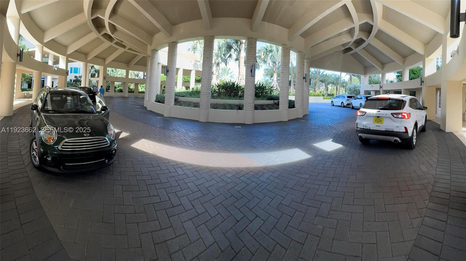 400 S Pointe Dr #1610, Miami Beach FL 33139