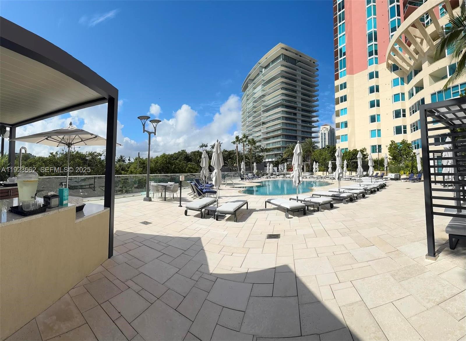 400 S Pointe Dr #1610, Miami Beach FL 33139