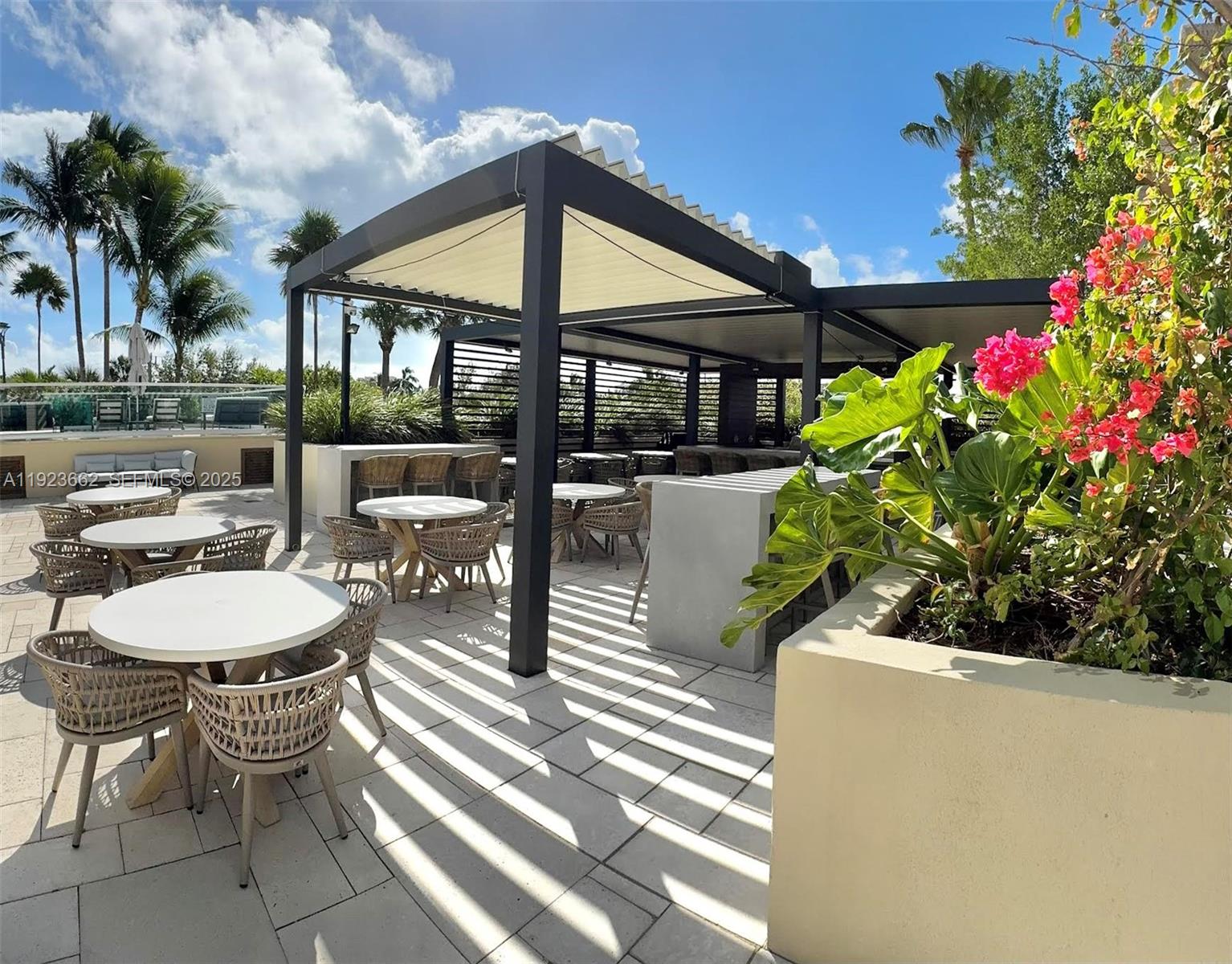 400 S Pointe Dr #1610, Miami Beach FL 33139