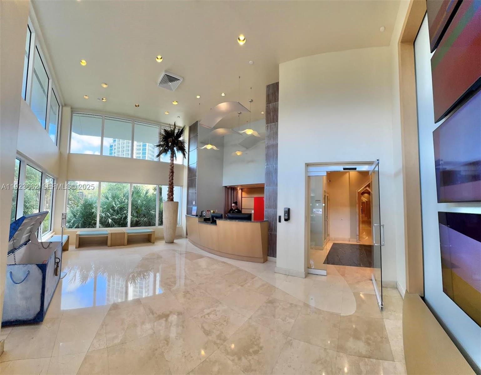 400 S Pointe Dr #1610, Miami Beach FL 33139