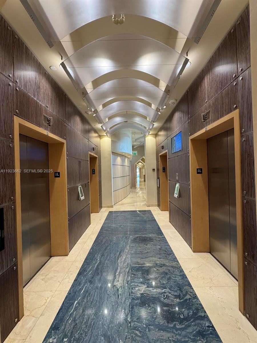 400 S Pointe Dr #1610, Miami Beach FL 33139
