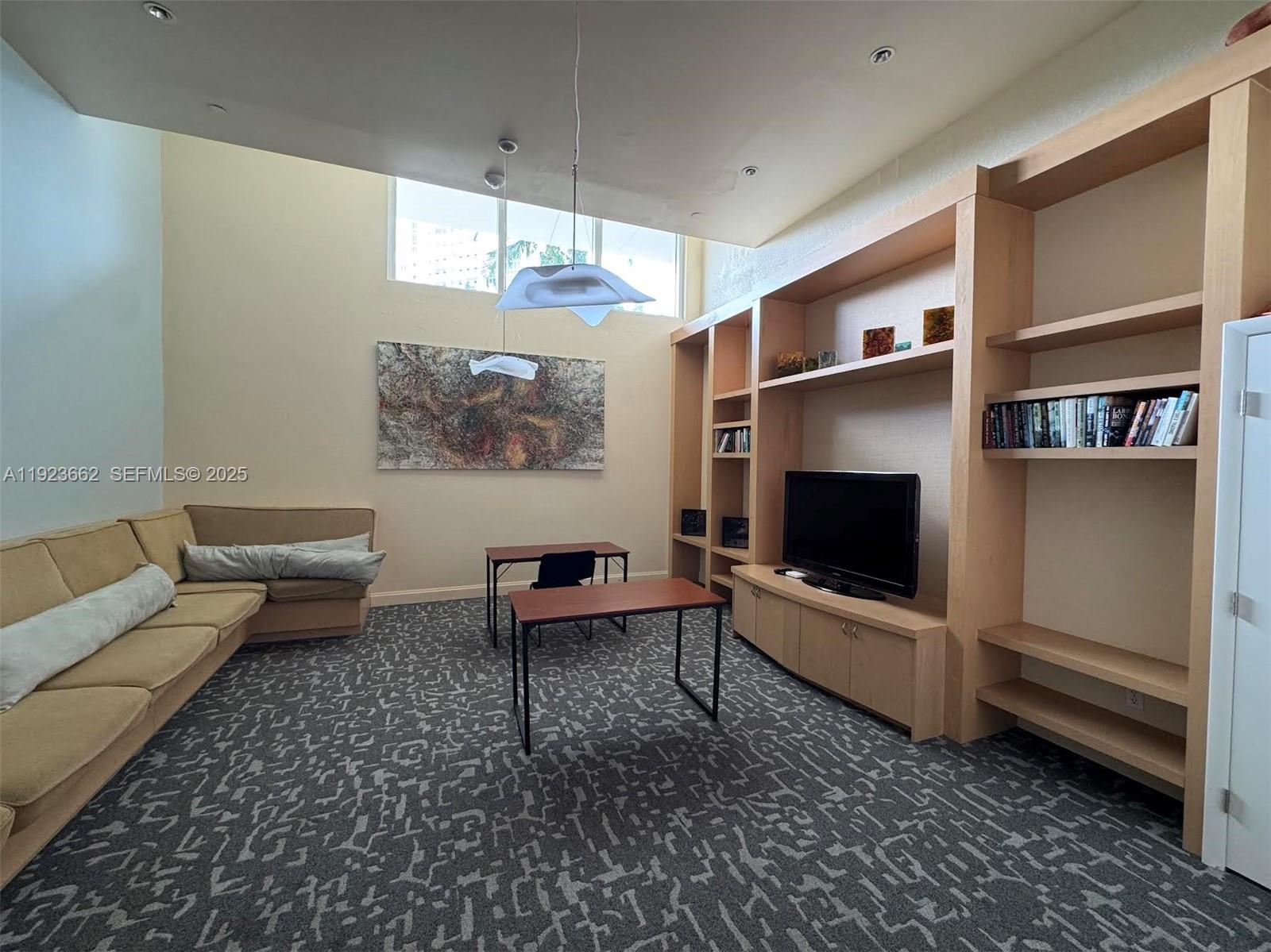 400 S Pointe Dr #1610, Miami Beach FL 33139