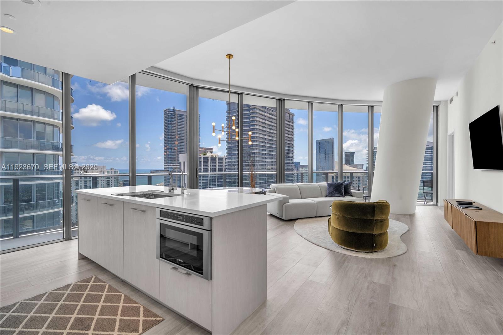 55 SW 9th St #4403, Miami FL 33130