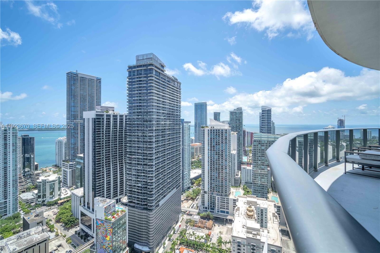 55 SW 9th St #4403, Miami FL 33130