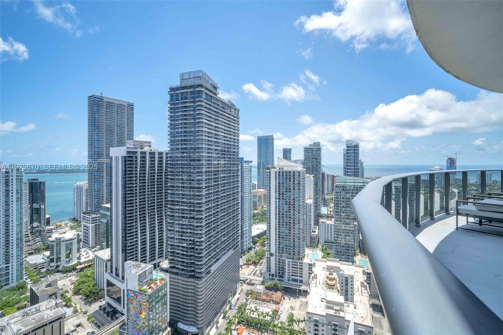 55 SW 9th St #4403, Miami FL 33130