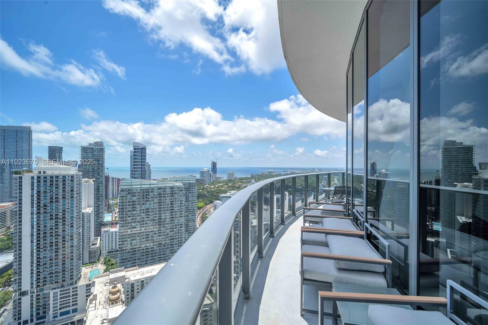 55 SW 9th St #4403, Miami FL 33130