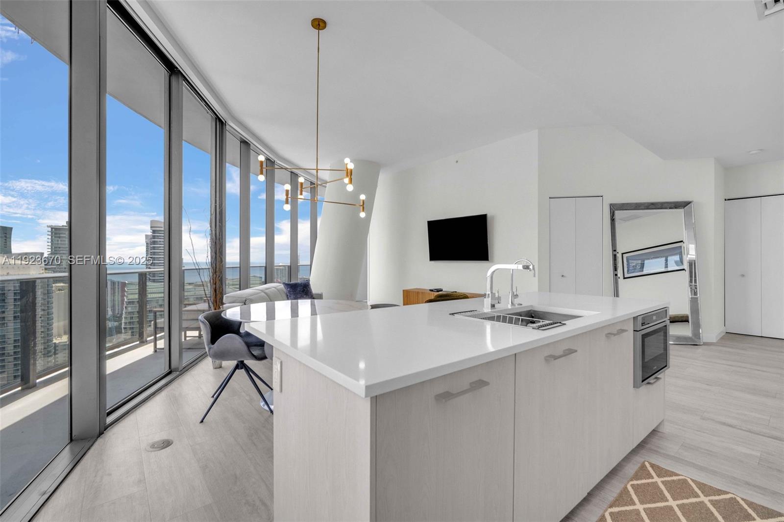 55 SW 9th St #4403, Miami FL 33130