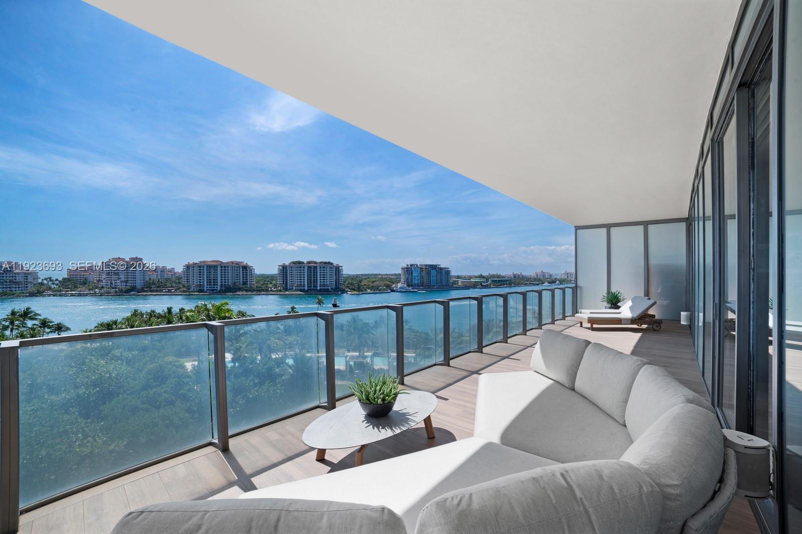 800 S Pointe Dr #801, Miami Beach FL 33139