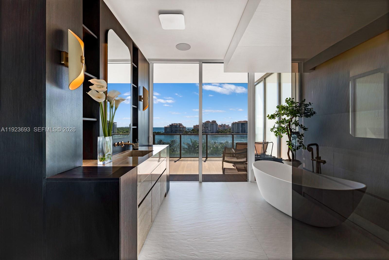 800 S Pointe Dr #801, Miami Beach FL 33139