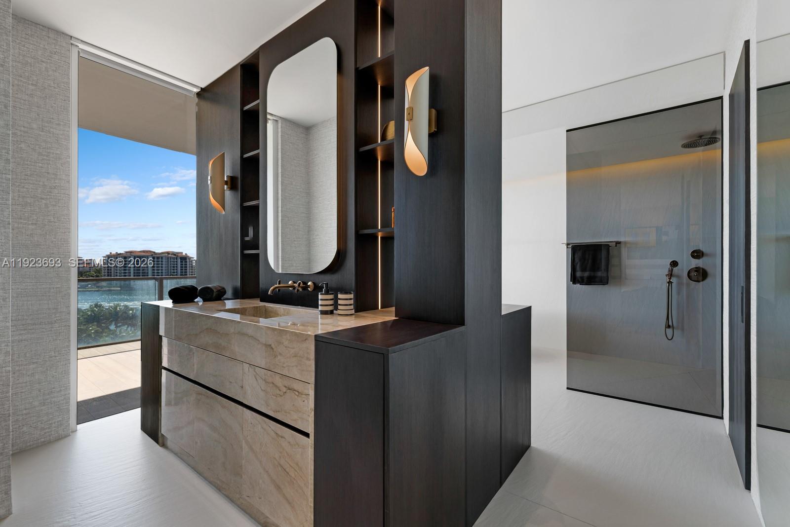 800 S Pointe Dr #801, Miami Beach FL 33139