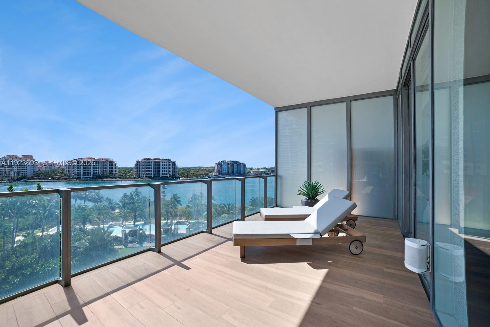 800 S Pointe Dr #801, Miami Beach FL 33139