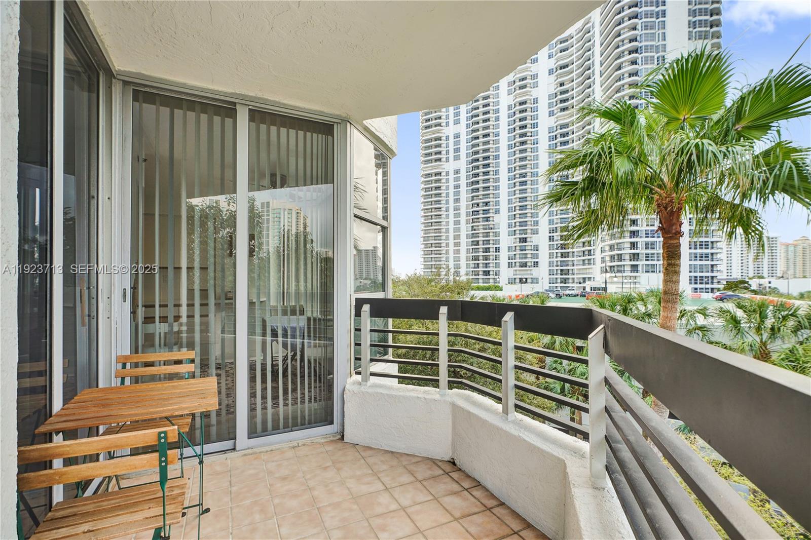 3600 Mystic Point Drive #507, Aventura FL 33180