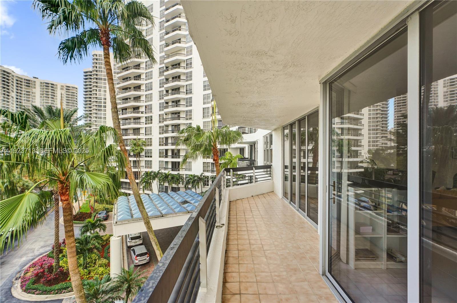 3600 Mystic Point Drive #507, Aventura FL 33180