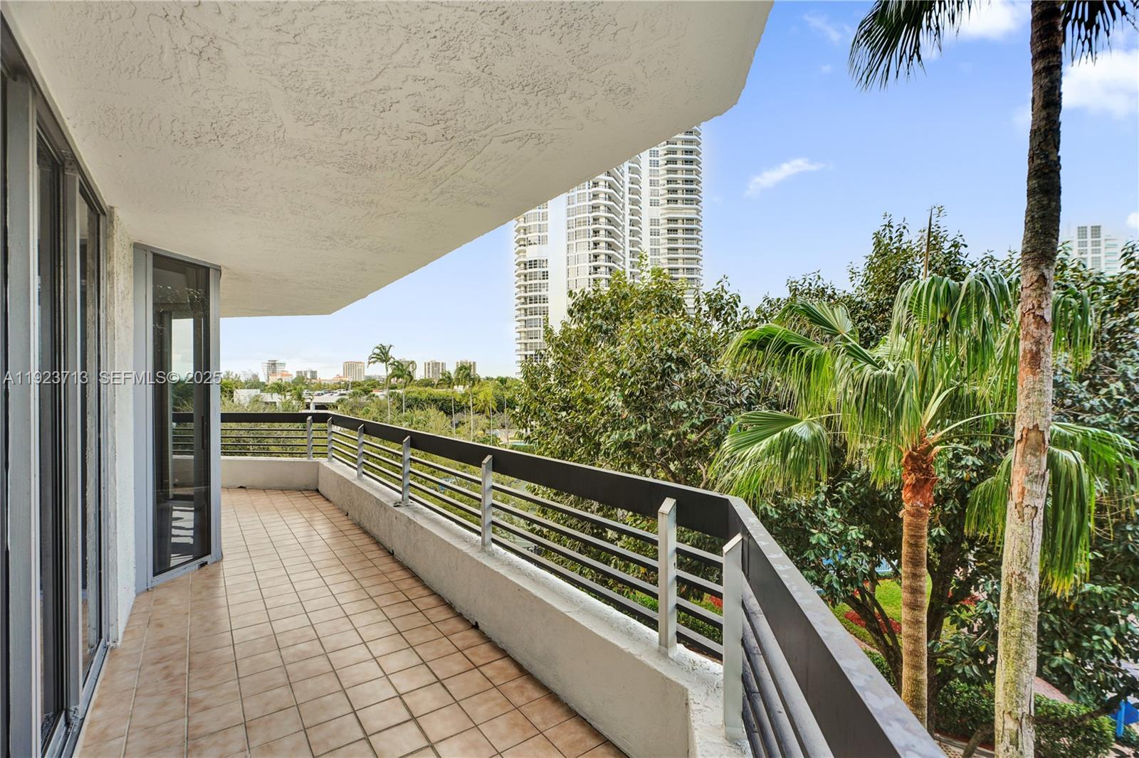 3600 Mystic Point Drive #507, Aventura FL 33180