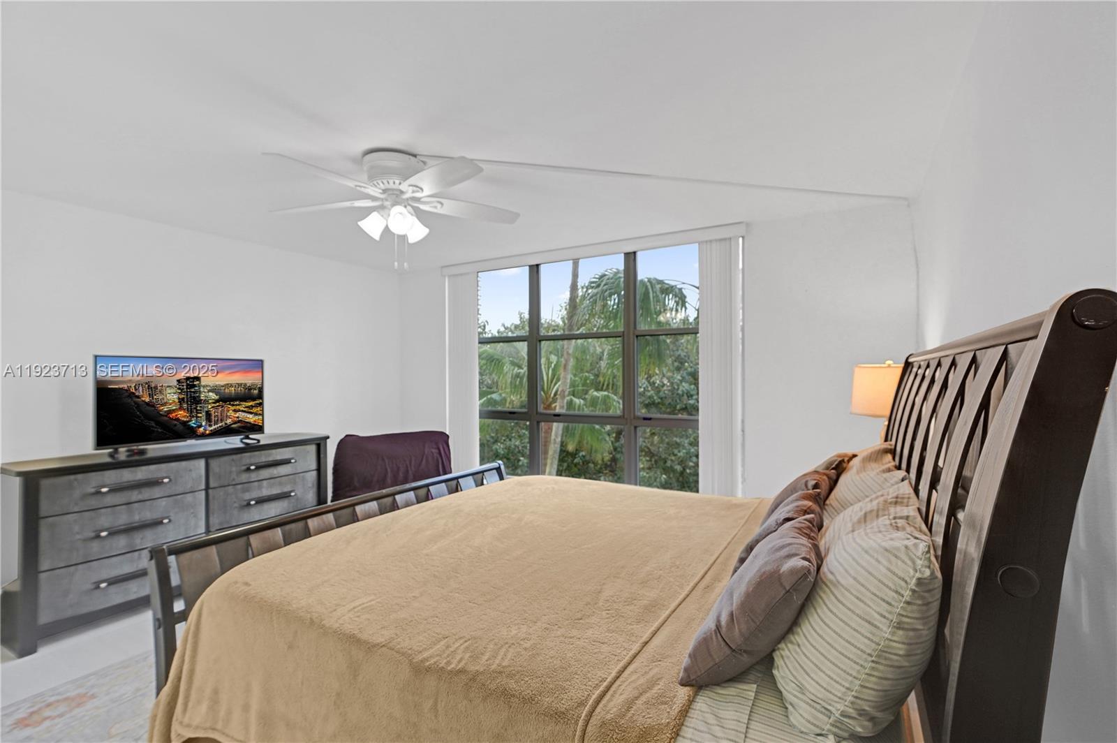 3600 Mystic Point Drive #507, Aventura FL 33180