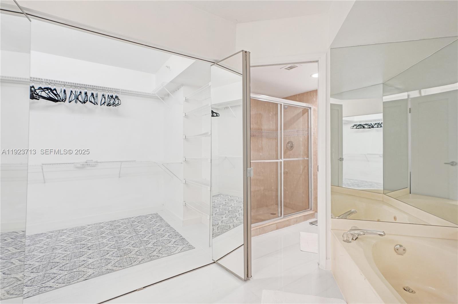 3600 Mystic Point Drive #507, Aventura FL 33180