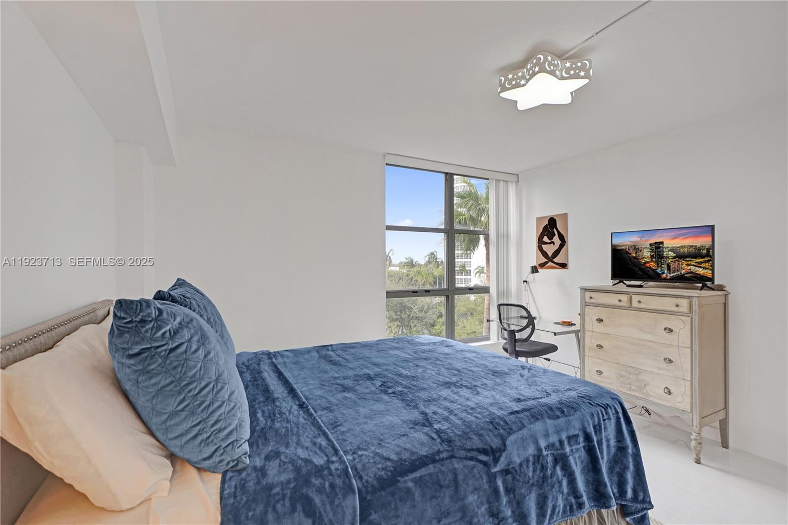 3600 Mystic Point Drive #507, Aventura FL 33180