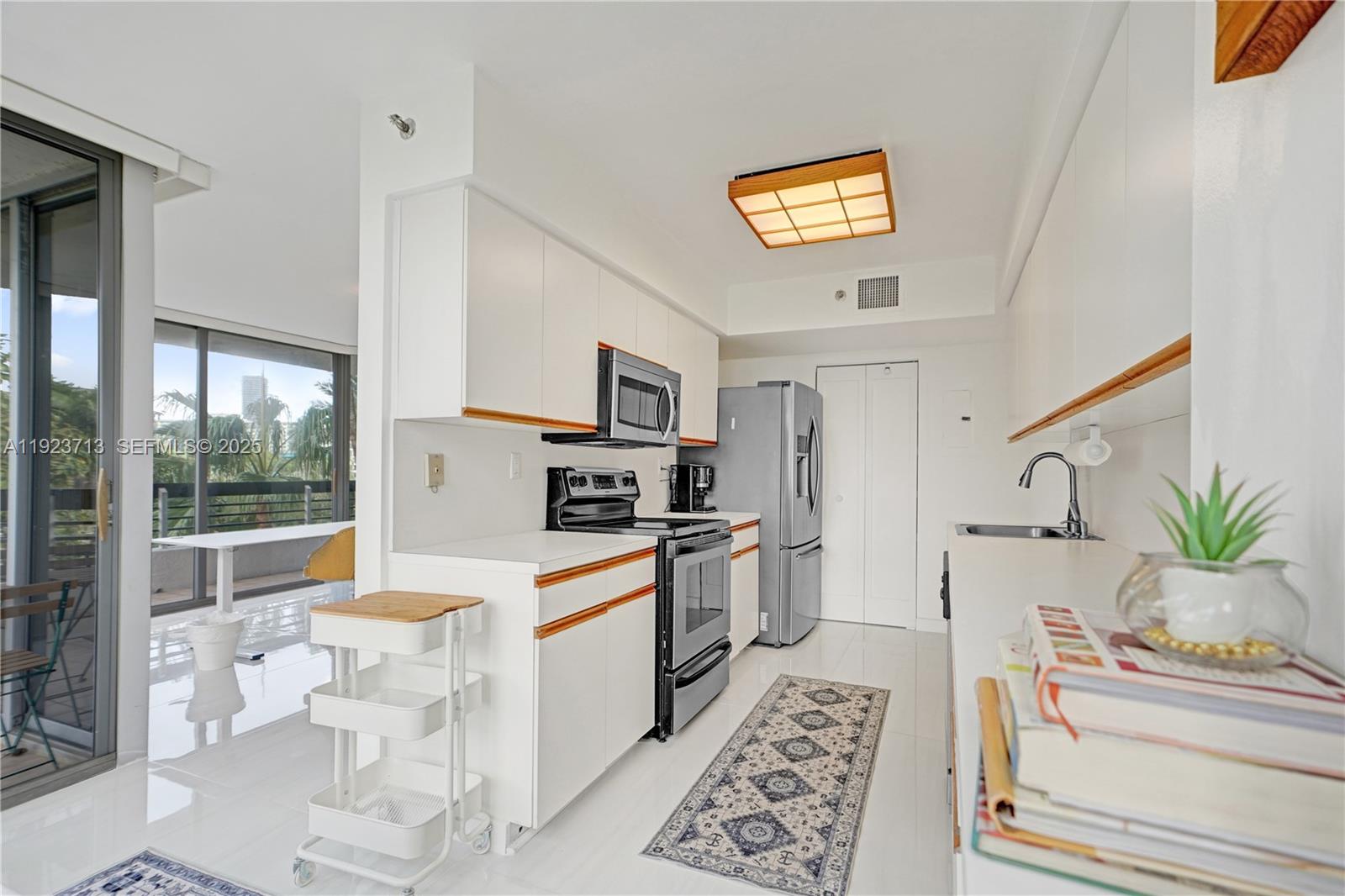 3600 Mystic Point Drive #507, Aventura FL 33180