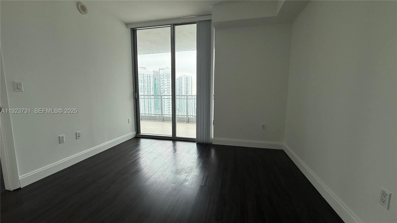 90 SW 3rd St # 3013 #3013, Miami FL 33130