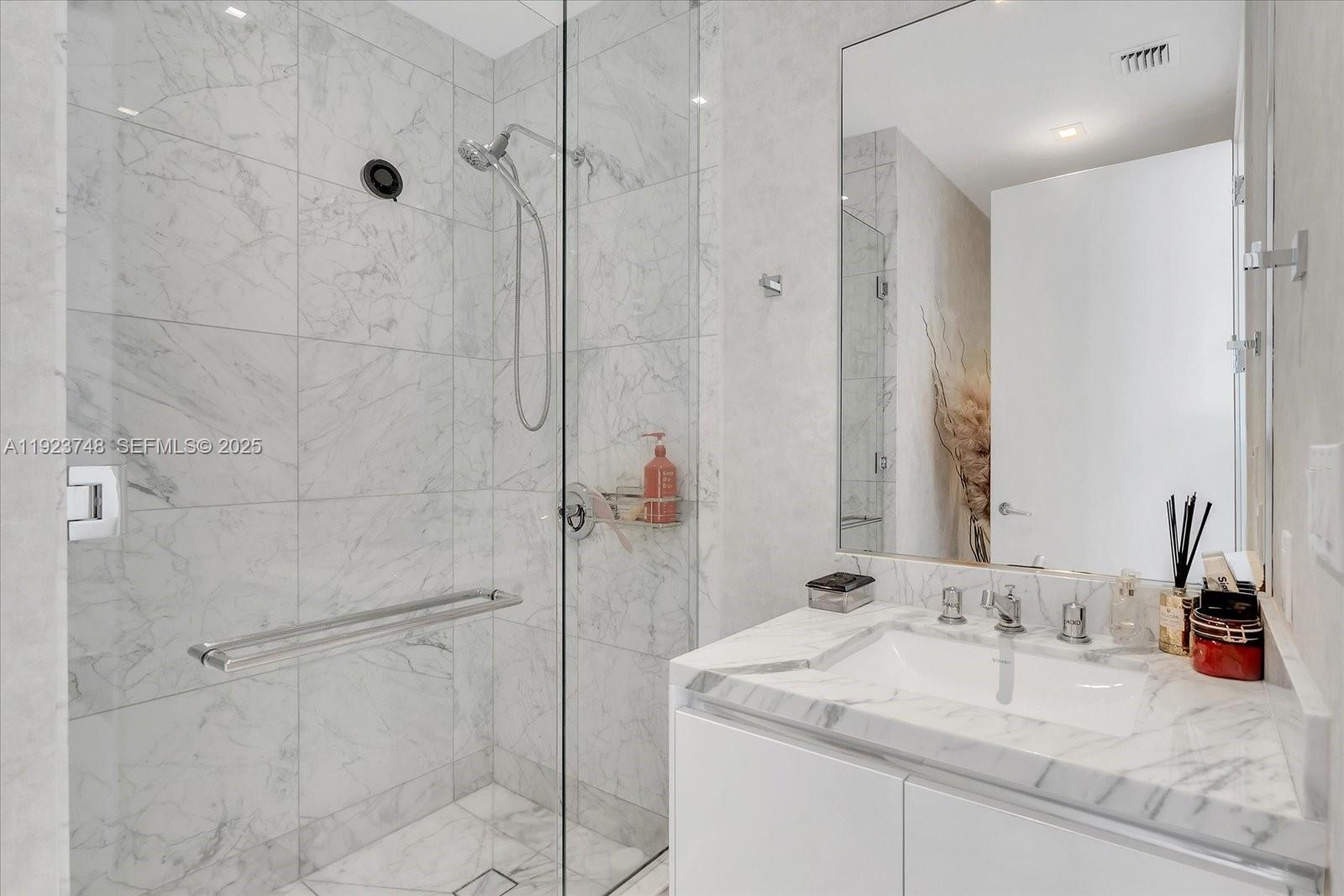 16901 Collins Ave #1802, Sunny Isles Beach FL 33160