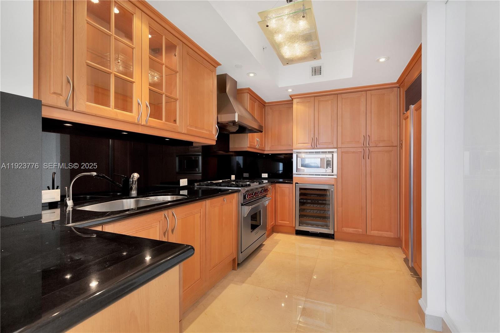 17875 Collins Ave #905, Sunny Isles Beach FL 33160